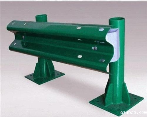 农村适合安装什么样的护栏板,护栏板价格为什么一直在变动?