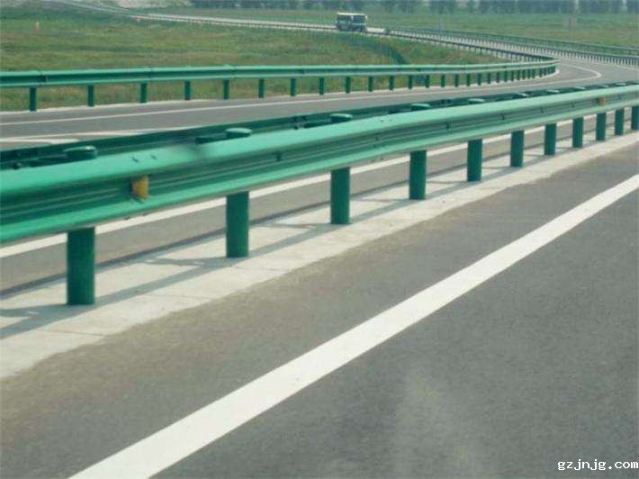 高速公路护栏板对高速防护有什么帮助?