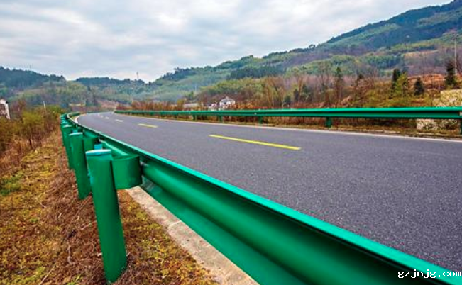 高速公路护栏板