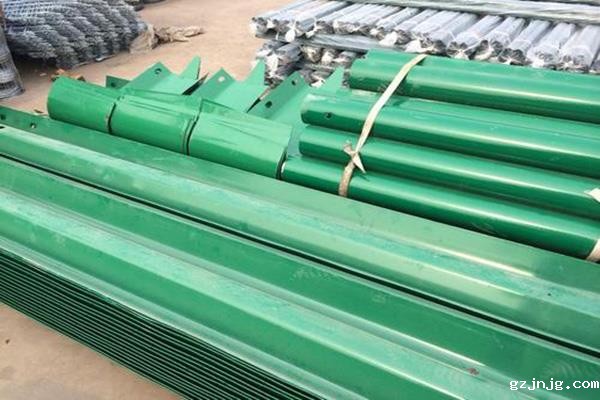 高速公路护栏板的质量问题应该如何?