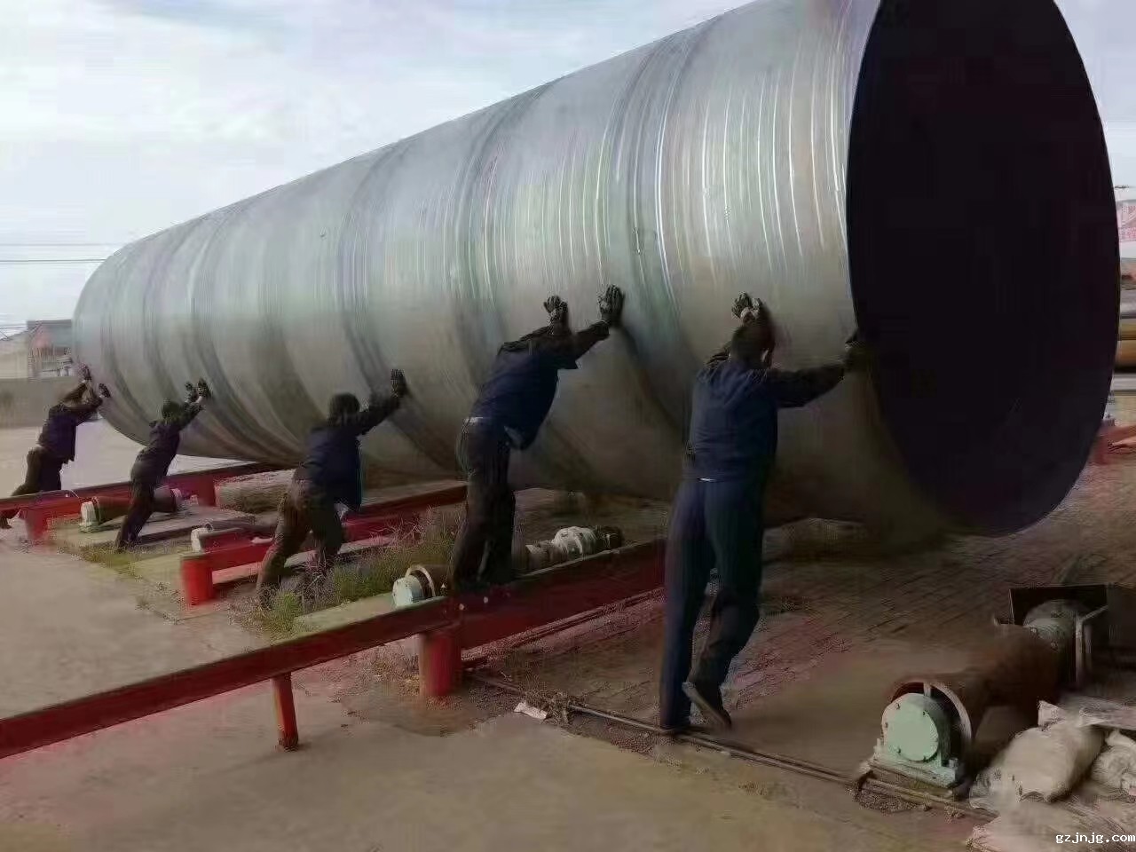 悠米游戏中心安卓版制管价格简报
